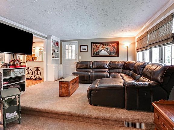 5th image of 81 Huntington Ct