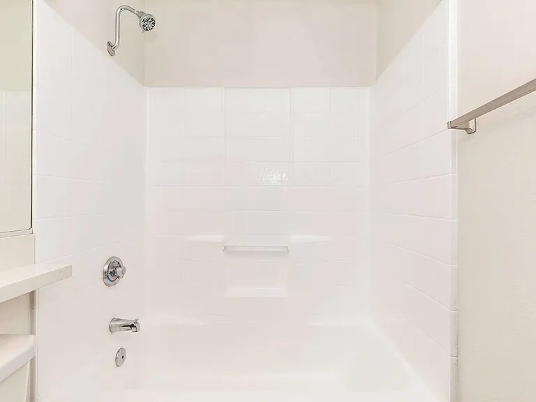 Glenoaks Terrace Apartments — Photo 21