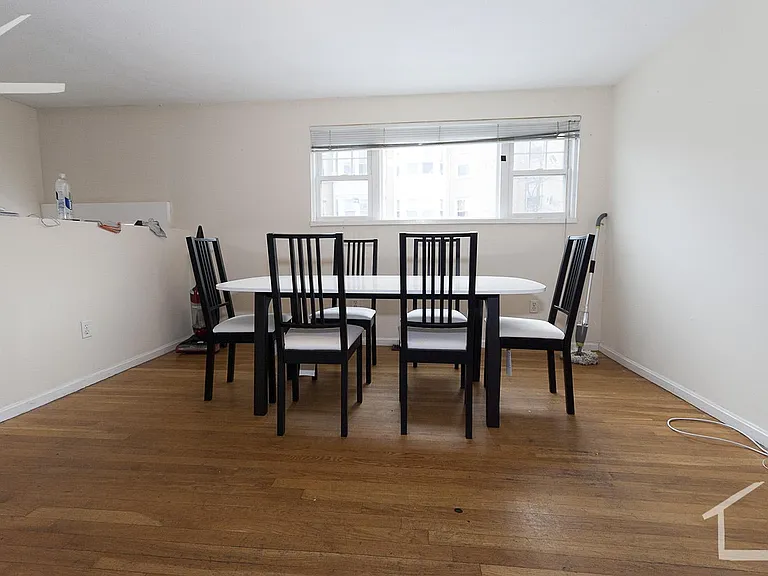 127 Glenville Ave #127 — Photo 2