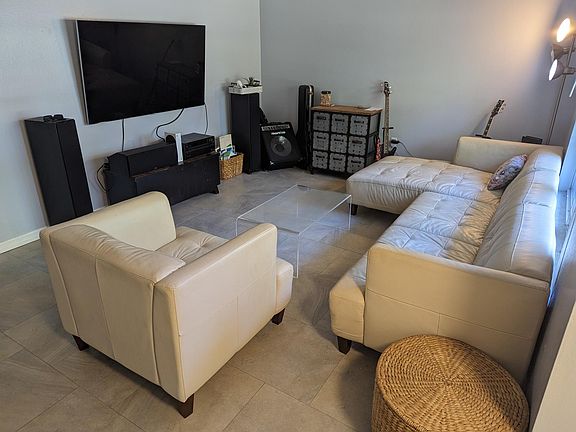 4th image of 1720 Gulfview Dr