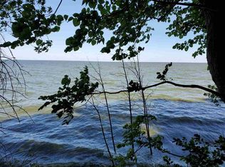 Edgewater Beach Rd, Green bay, WI 54311