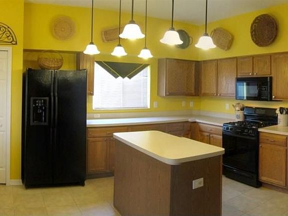 Huge Eat In Kitchen