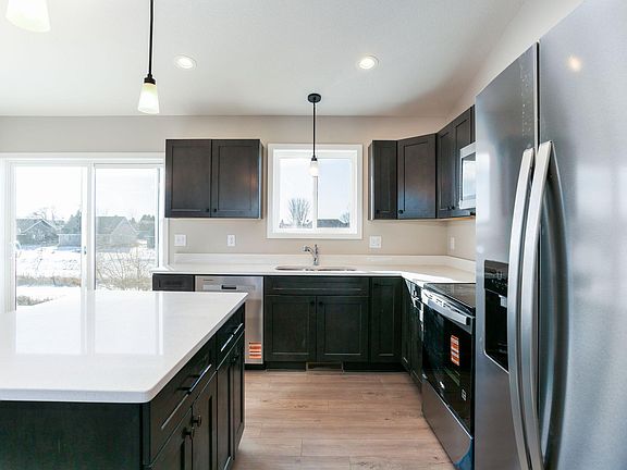 5th image of 278 Eagle Ridge Dr