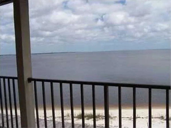 102 Baybridge Dr #A, Gulf Breeze, FL 32561