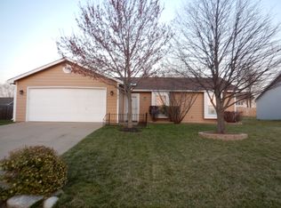 1185 S Raintree Park, Tonganoxie, KS 66086