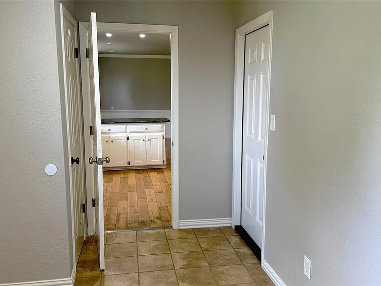 10150 FM 619 — Photo 27