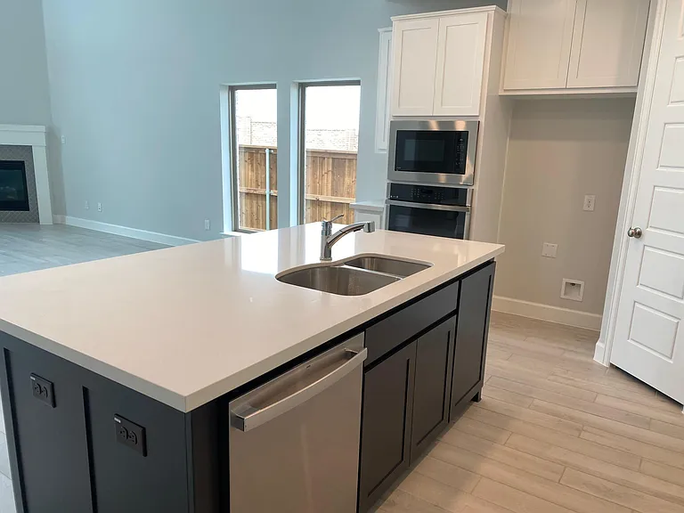 1702 Swayback Ln — Photo 10
