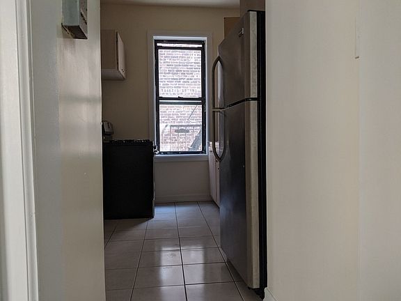 5th image of 1051 Ocean Ave APT 11