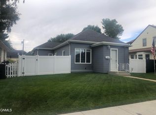 513 3rd Ave E, Williston, ND 58801