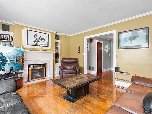 3rd image of 350 Tremont St