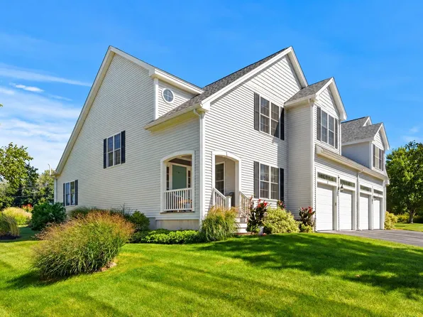 5 Blossom Lane #44, Stratham, NH 03885