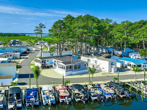 3rd image of 21 Harbor Rd