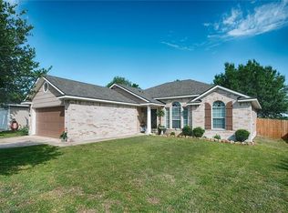 2010 Oaklawn Dr, Taylor, TX 76574