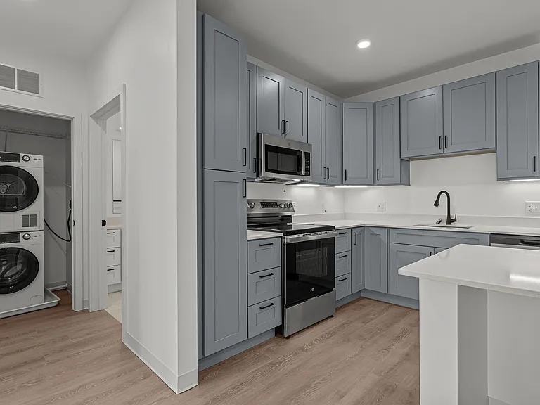The Elmwood — Photo 16
