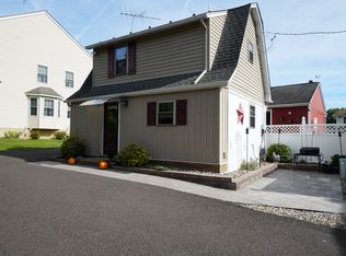 325 E Walnut St, Perkasie, PA 18944