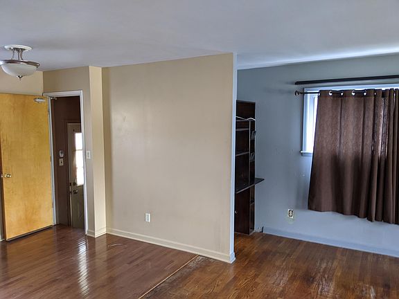 5th image of 6626 Triesta Ct