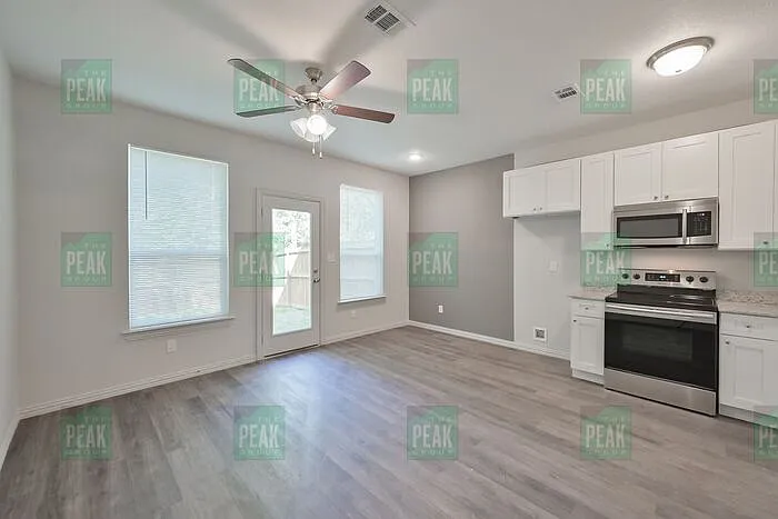 2034 Brookes St — Photo 7