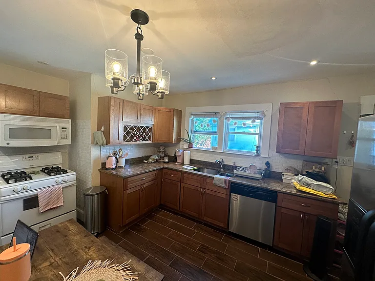 11 Andrew St #2 — Photo 1