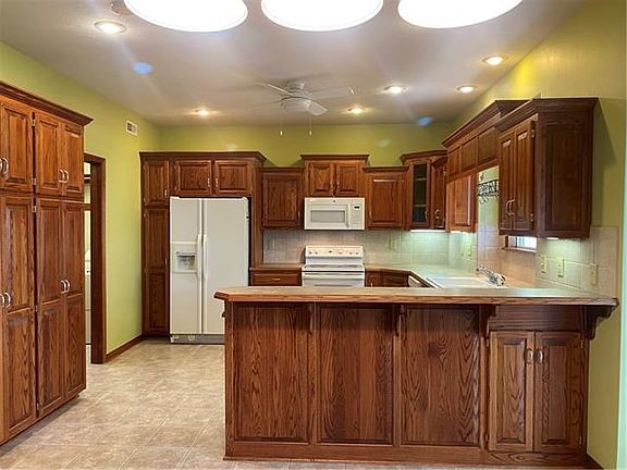 4th image of 18606 N Concord Cir
