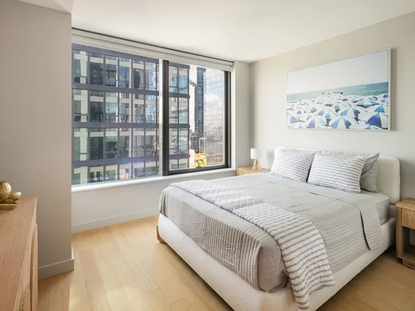 311 11th Avenue image 4 of 25