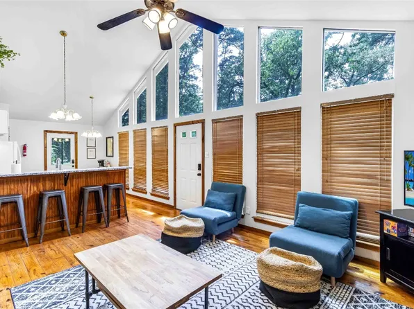 278 Rolling Rdg, Holly Lake Ranch, TX 75765