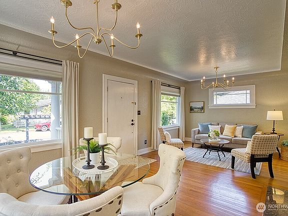 4th image of 1519 Oakes Avenue