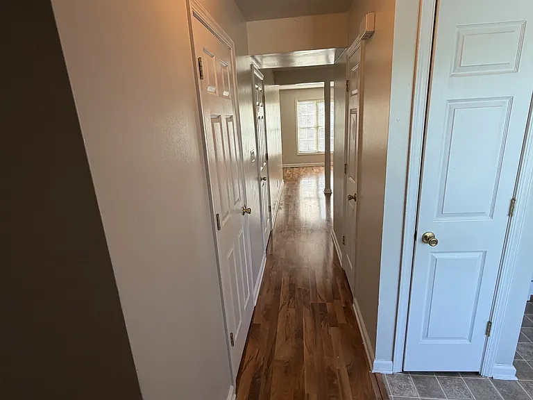 160 Lee St #1 — Photo 2
