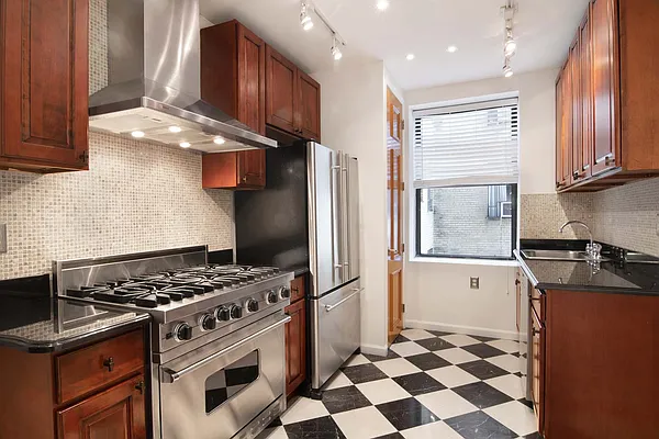 Rented by WAM Partners - William Moses Co. | media 35