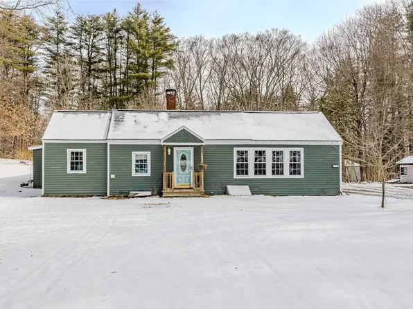 17 New Boston Road, Newton, NH 03858