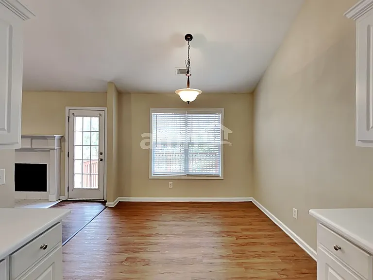 1954 Firelight Ln — Photo 7