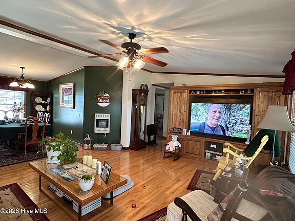 2nd image of 864b La Grange Road