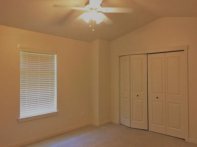 642 NW Garswood Ter — Photo 12