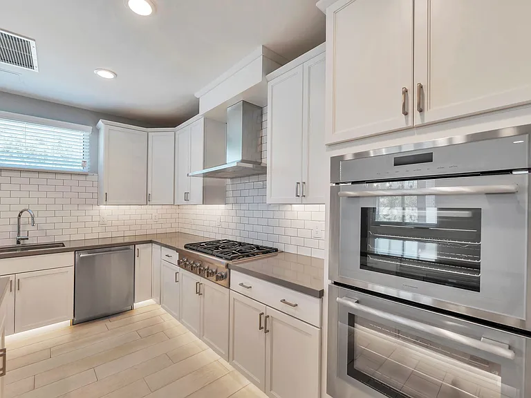 4525 N 40th St #9 — Photo 32