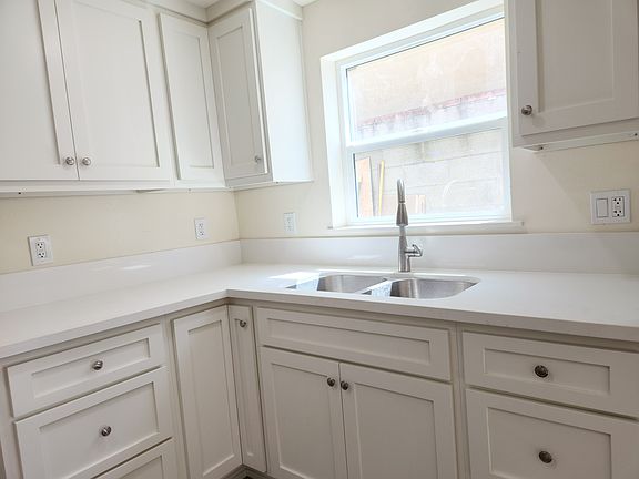3rd image of 13506 Earlham Dr