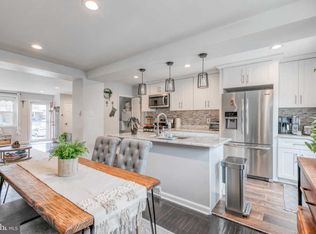 477 Kingsley St, Philadelphia, PA 19128