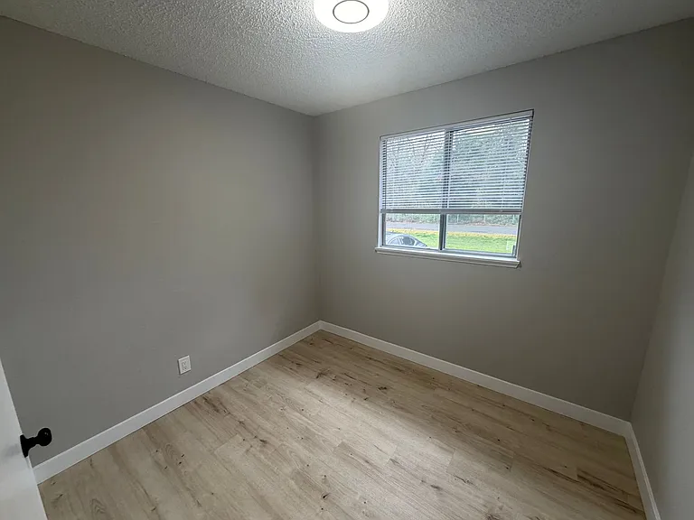TAC T Carlyle Apartments — Photo 11