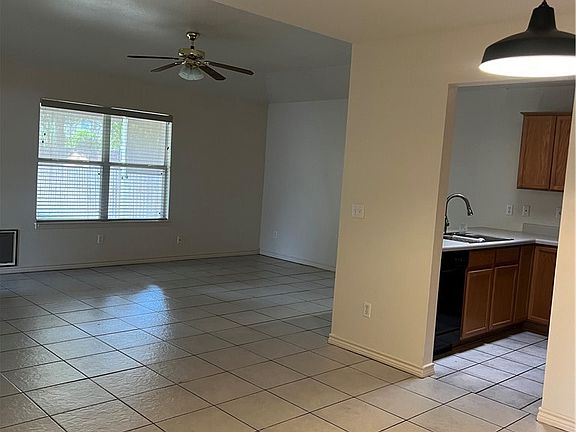 4th image of 2154 Keystone Dr