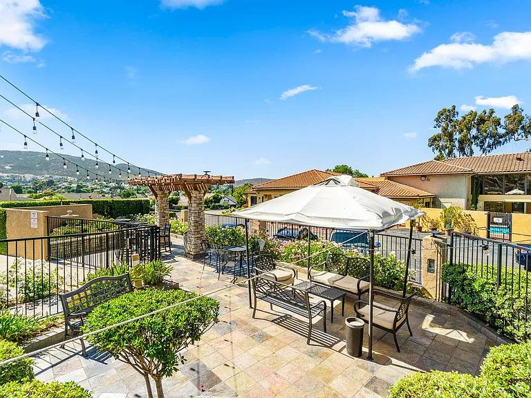 Bella Vista- — Photo 15