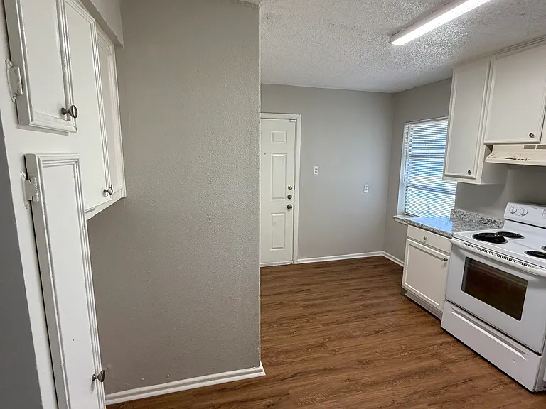 12136 Bellafonte Dr — Photo 5
