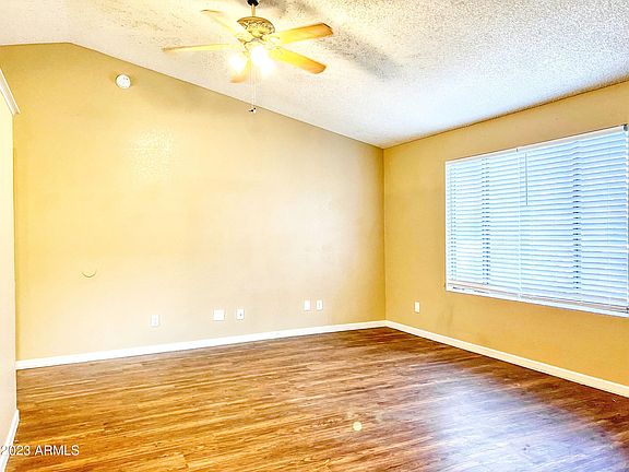 4th image of 519 W WESCOTT Drive