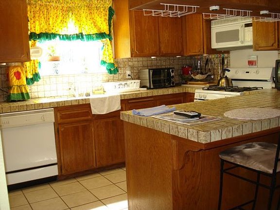 Kitchen with double sink