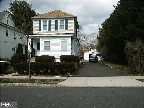 18 Oakland St Photo 1