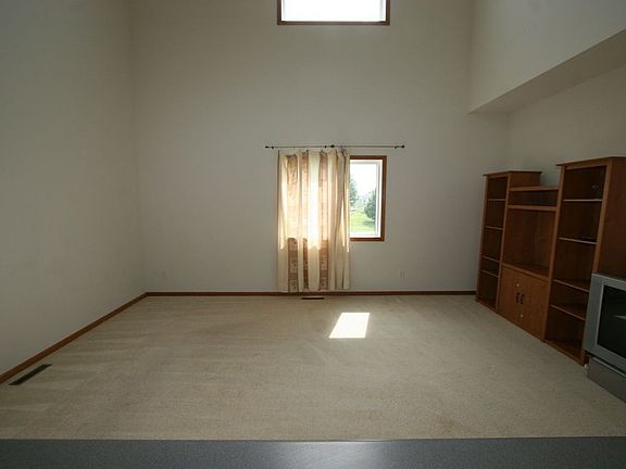 3rd image of 8475 Savanna Oaks Ln