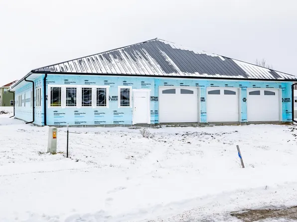 5875 31st St S, Fargo, ND 58104