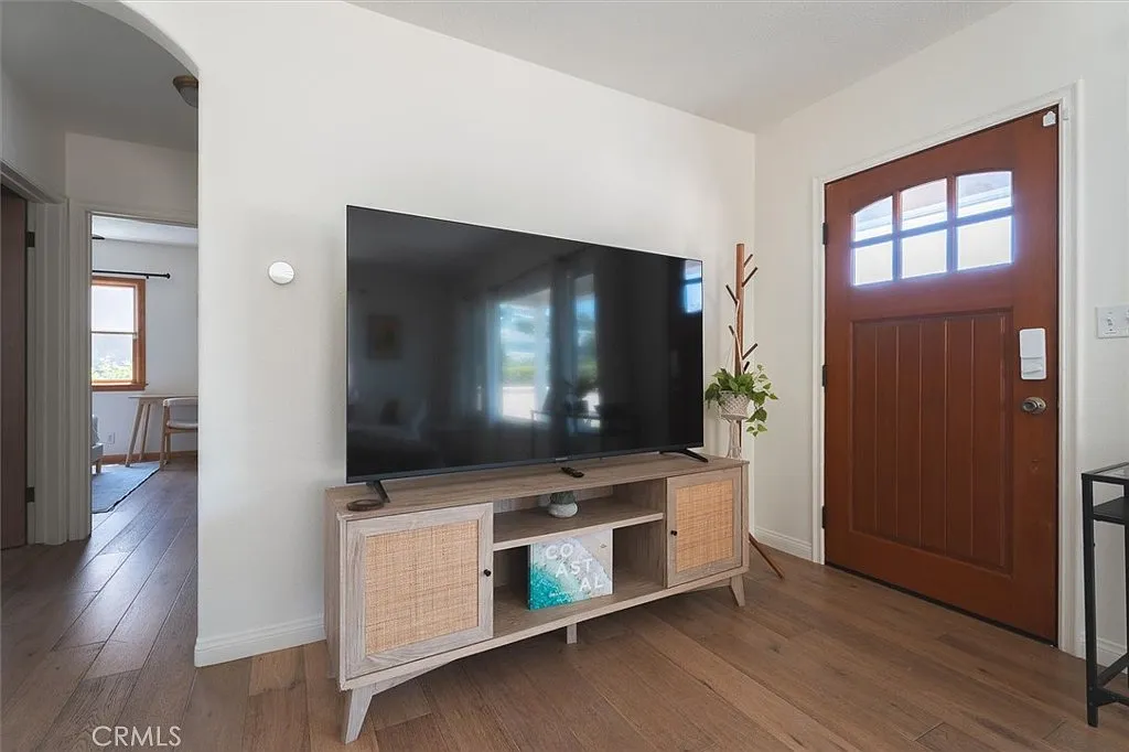 4 bed, 2022 sqft, $6,500 — Photo 3