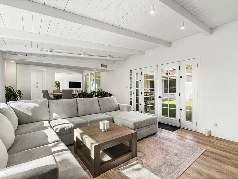 2840 Amby Pl — Photo 12