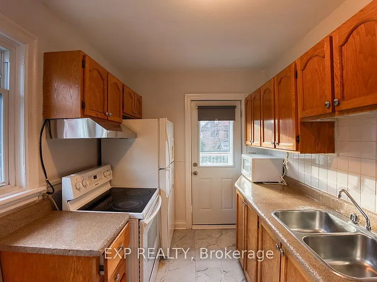 448 Holland Ave — Photo 35
