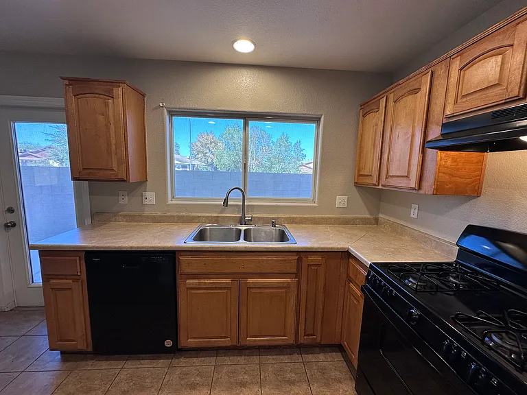 4446 Avery Park Ave — Photo 4