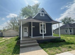 1027 N 10th St, Vincennes, IN