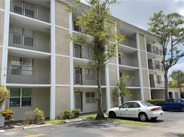 2900 NW 48th Ter APT 310, Lauderdale Lakes, FL 33313